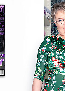 Maturenl porn pictures, Granny Neighbour Voyeur - Grandma Petra Is Getting A Surprise Visit