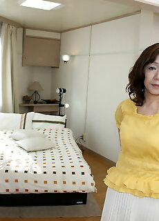 Maturenl porn pictures, Japanese Cougar Hanako Gets Fucked In Her Hairy Pussy By Her Neighbour